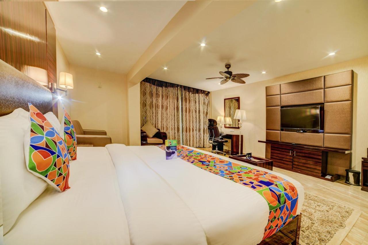 Fabhotel Prime Sarala Crown With Pool - Nr Calangute Beach Ngoại thất bức ảnh