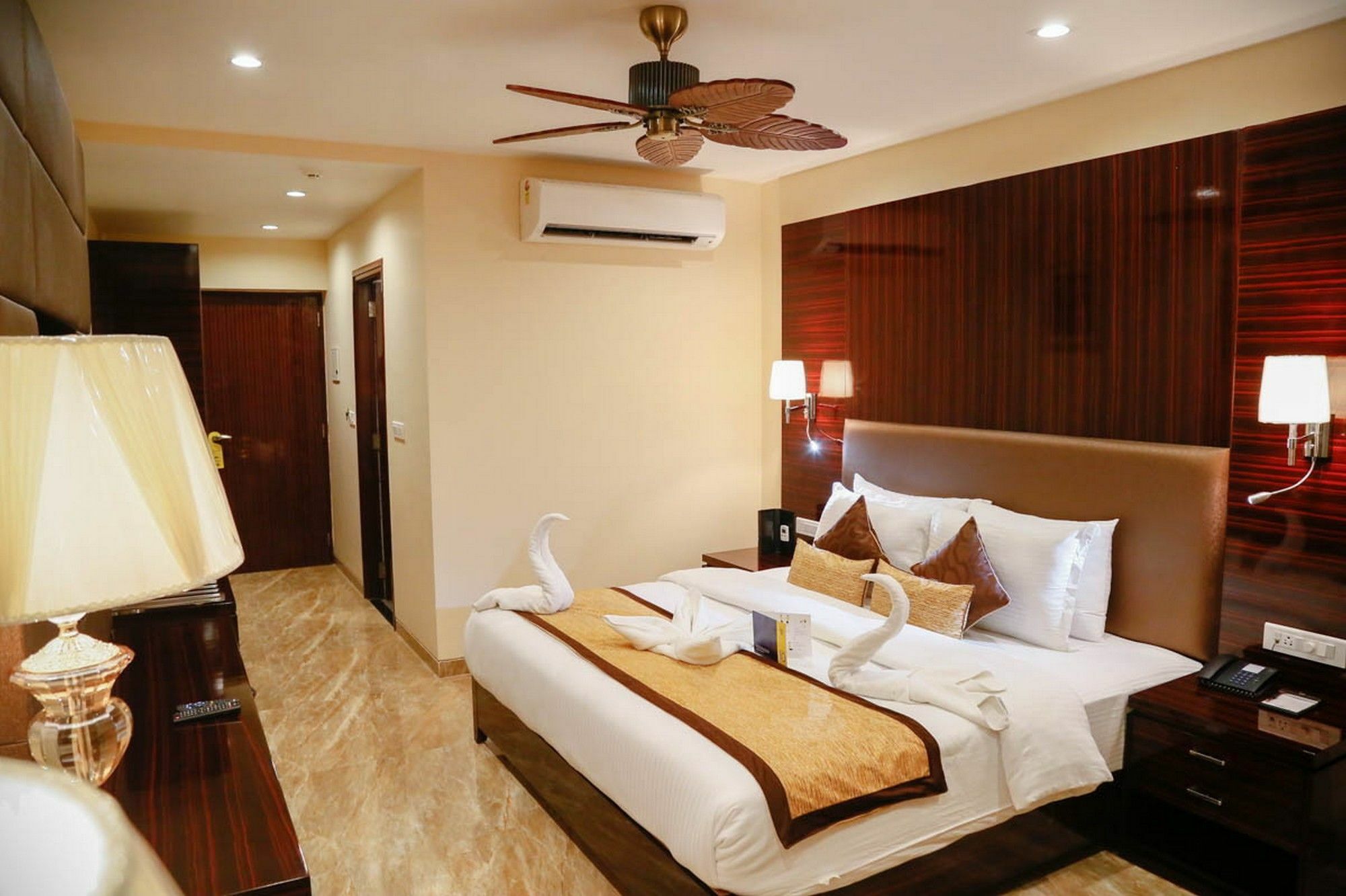 Fabhotel Prime Sarala Crown With Pool - Nr Calangute Beach Ngoại thất bức ảnh